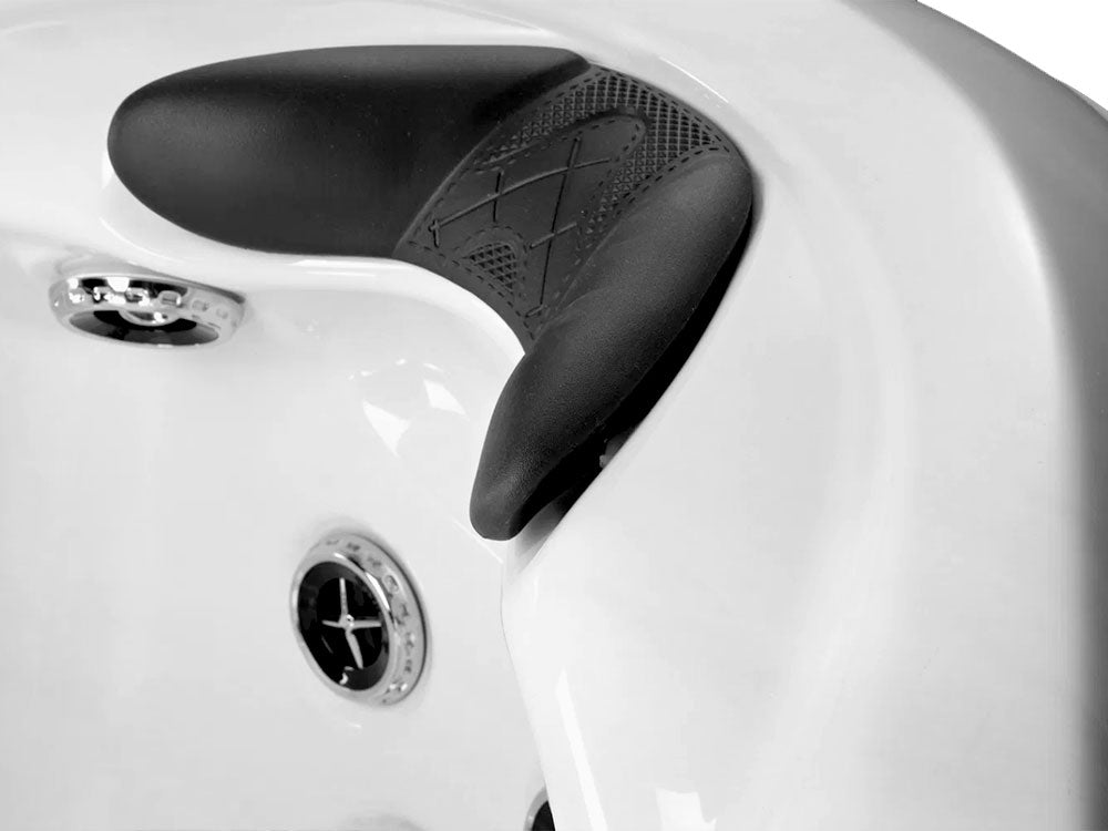 SR8101C - 25 Jets, 3 Upright Seats and 2 Dual Loungers, and UV/OZONE Systems